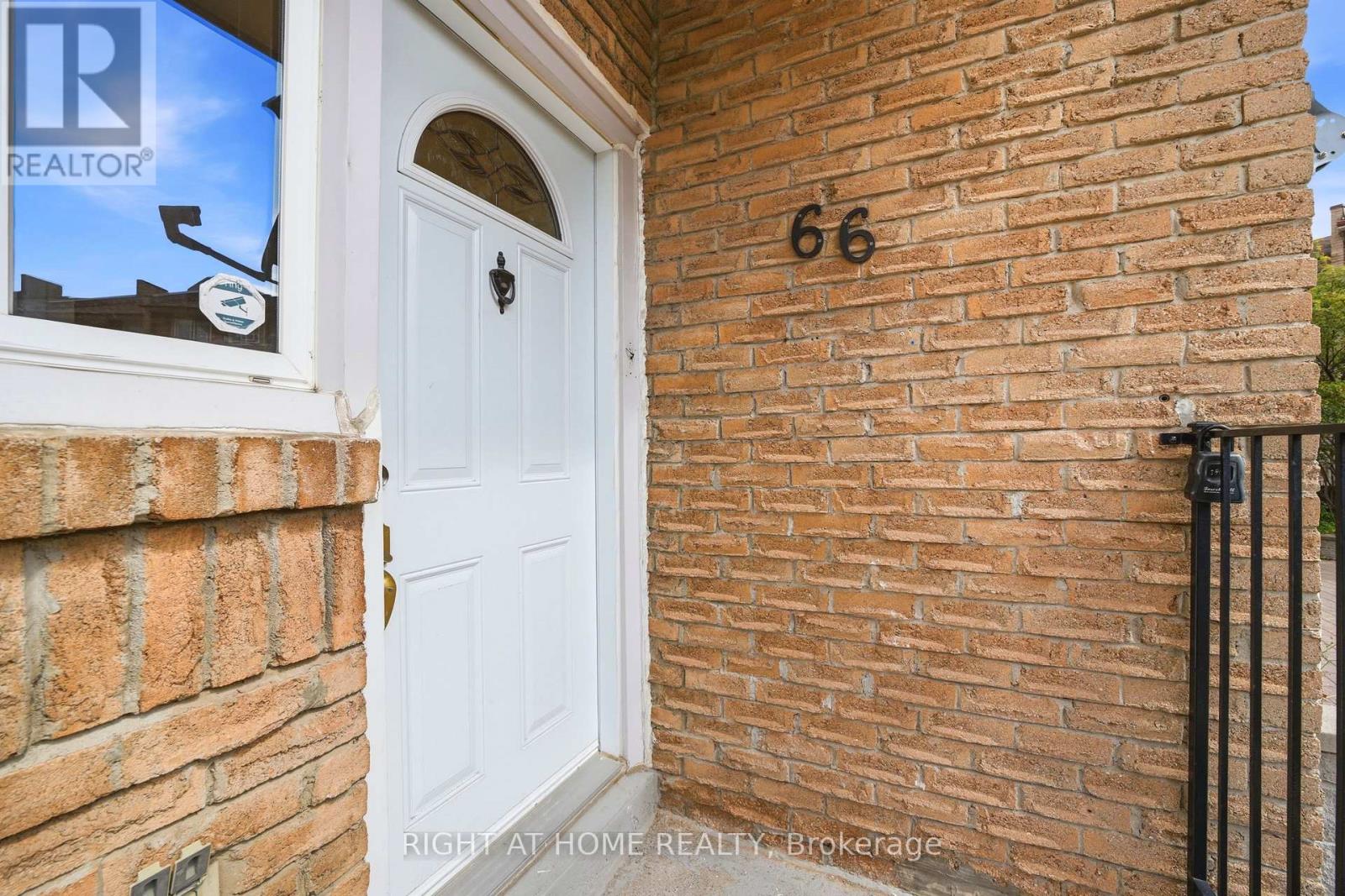 66 - 91 Muir Drive, Toronto, Ontario  M1M 3T7 - Photo 3 - E13742550