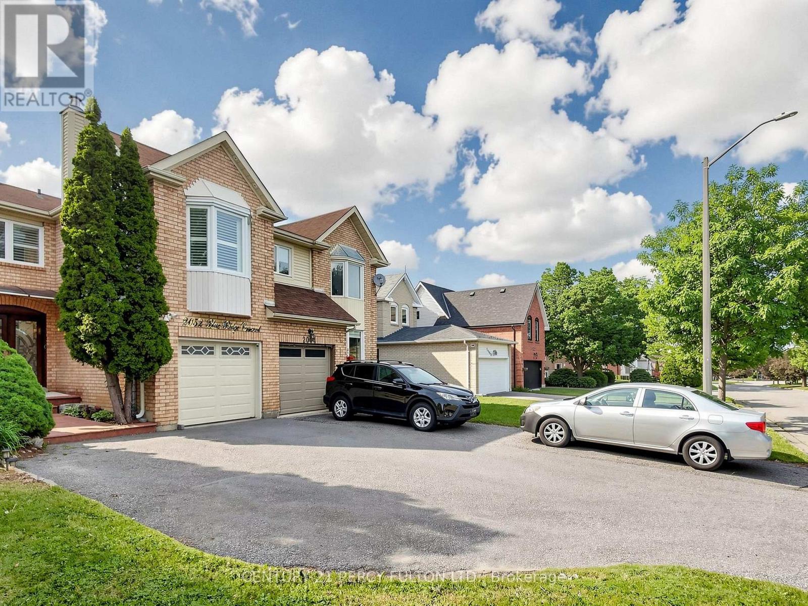 2052 Blue Ridge Crescent, Pickering, Ontario L1X 2N5 - Photo 3 - E13742582