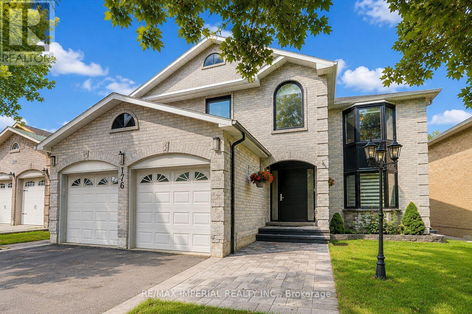176 Timpson Drive, Aurora, Ontario  L4G 5N2 - Photo 2 - N13742594