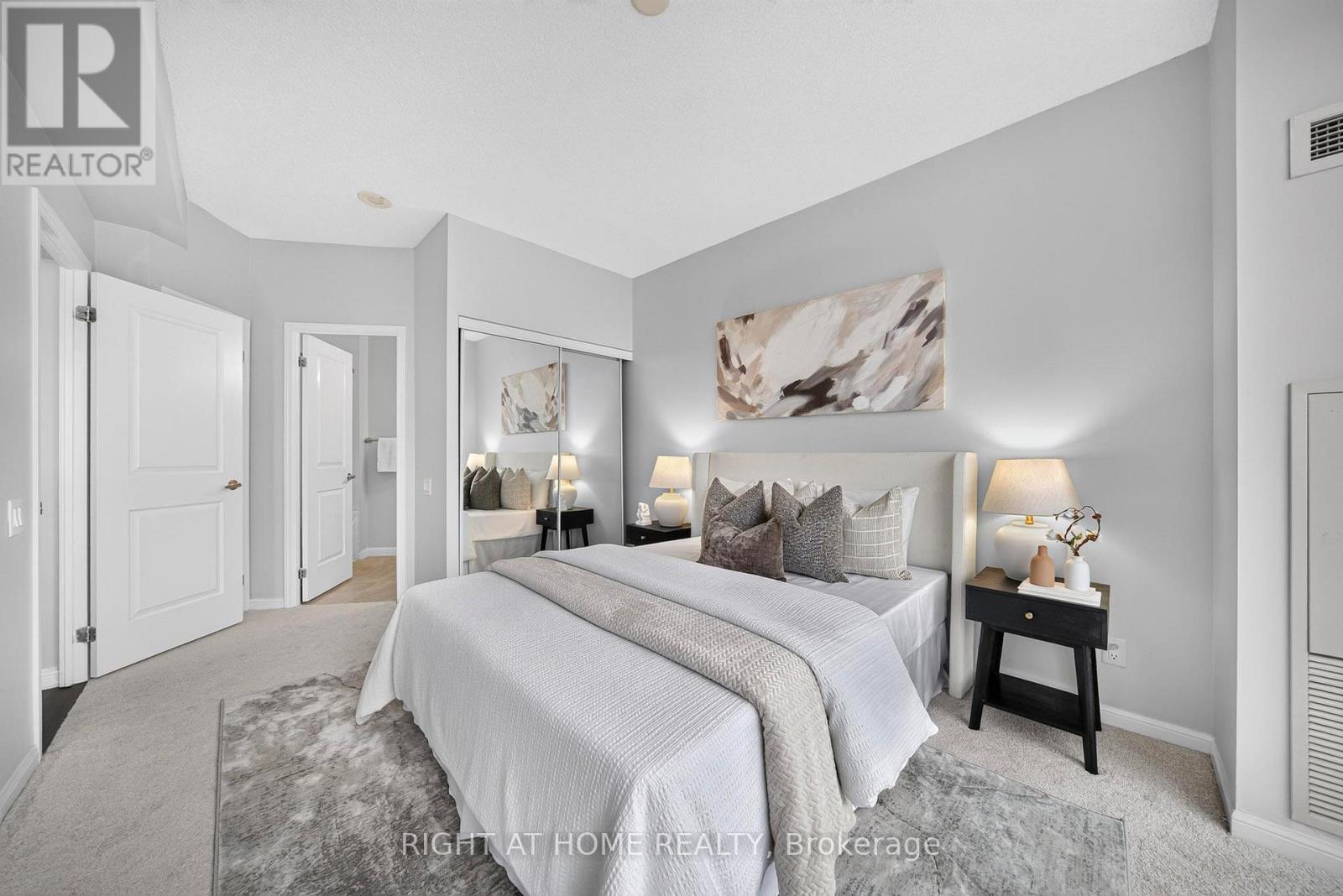 2201 - 15 Windermere Avenue, Toronto, Ontario  M6S 5A2 - Photo 14 - W13742476