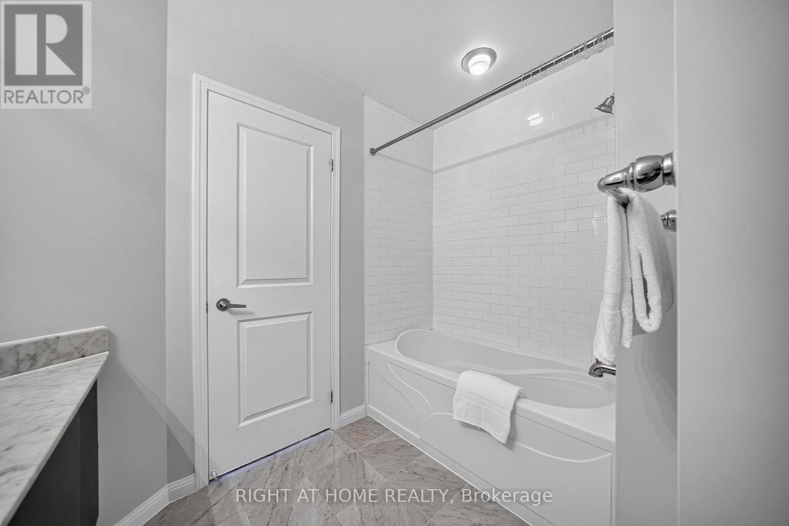 2201 - 15 Windermere Avenue, Toronto, Ontario  M6S 5A2 - Photo 16 - W13742476