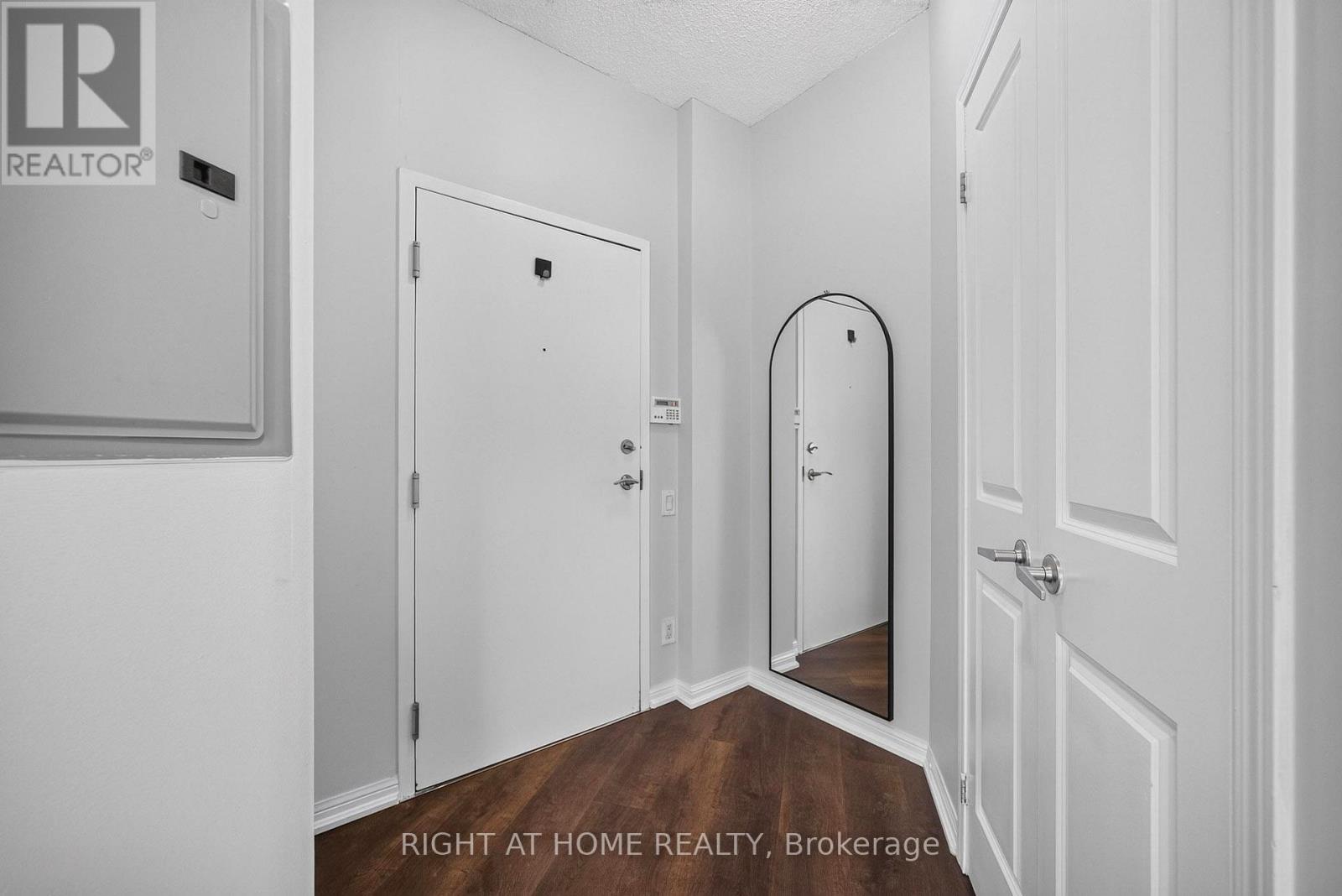 2201 - 15 Windermere Avenue, Toronto, Ontario  M6S 5A2 - Photo 25 - W13742476