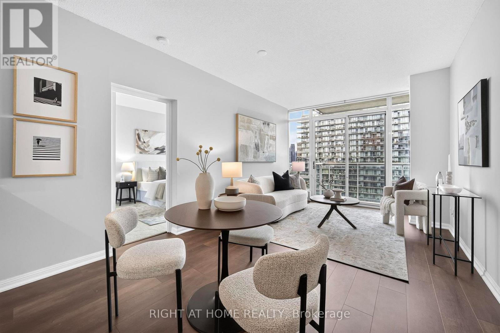 2201 - 15 Windermere Avenue, Toronto, Ontario  M6S 5A2 - Photo 4 - W13742476