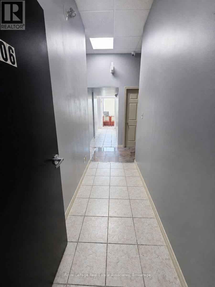 206/208 - 2260 Bovaird Drive E, Brampton, Ontario  L6R 3J5 - Photo 15 - W13742568