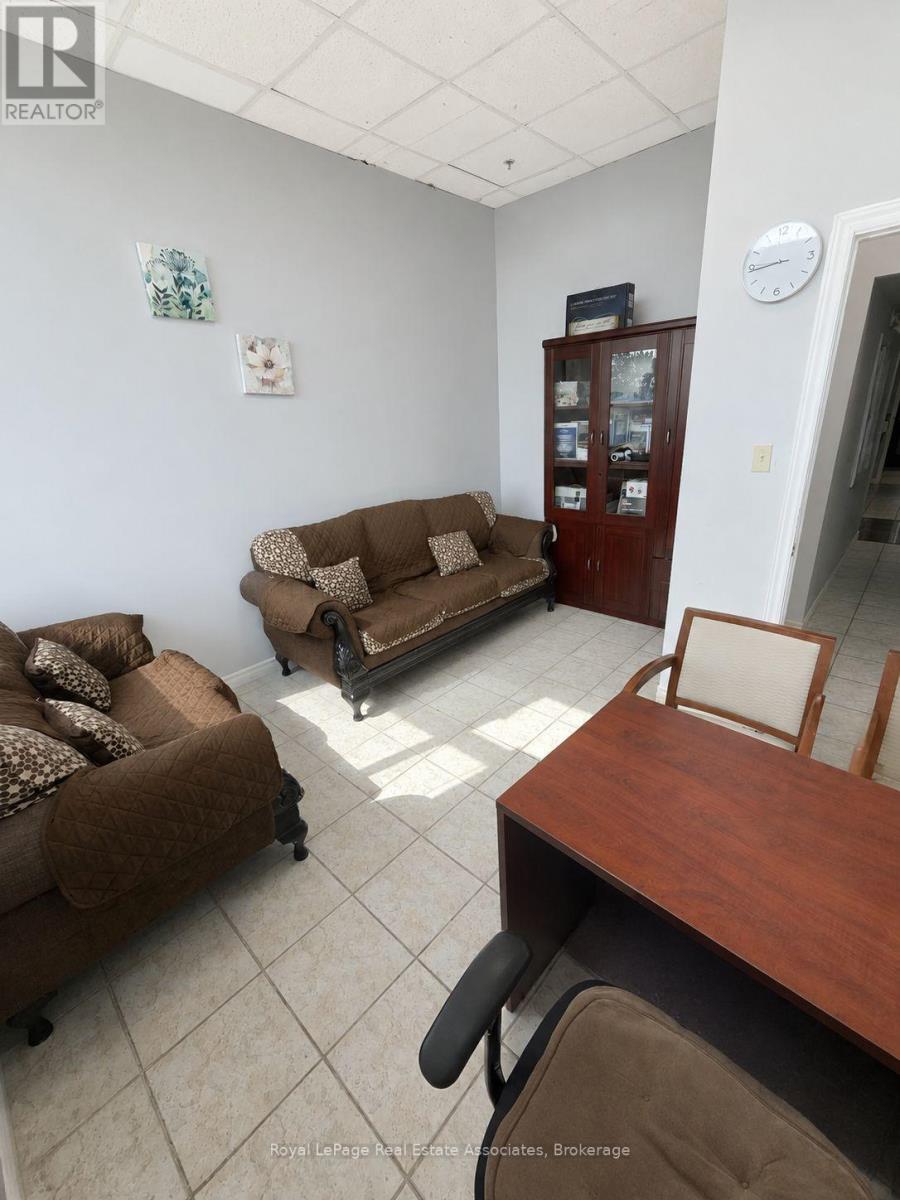 206/208 - 2260 Bovaird Drive E, Brampton, Ontario  L6R 3J5 - Photo 9 - W13742568