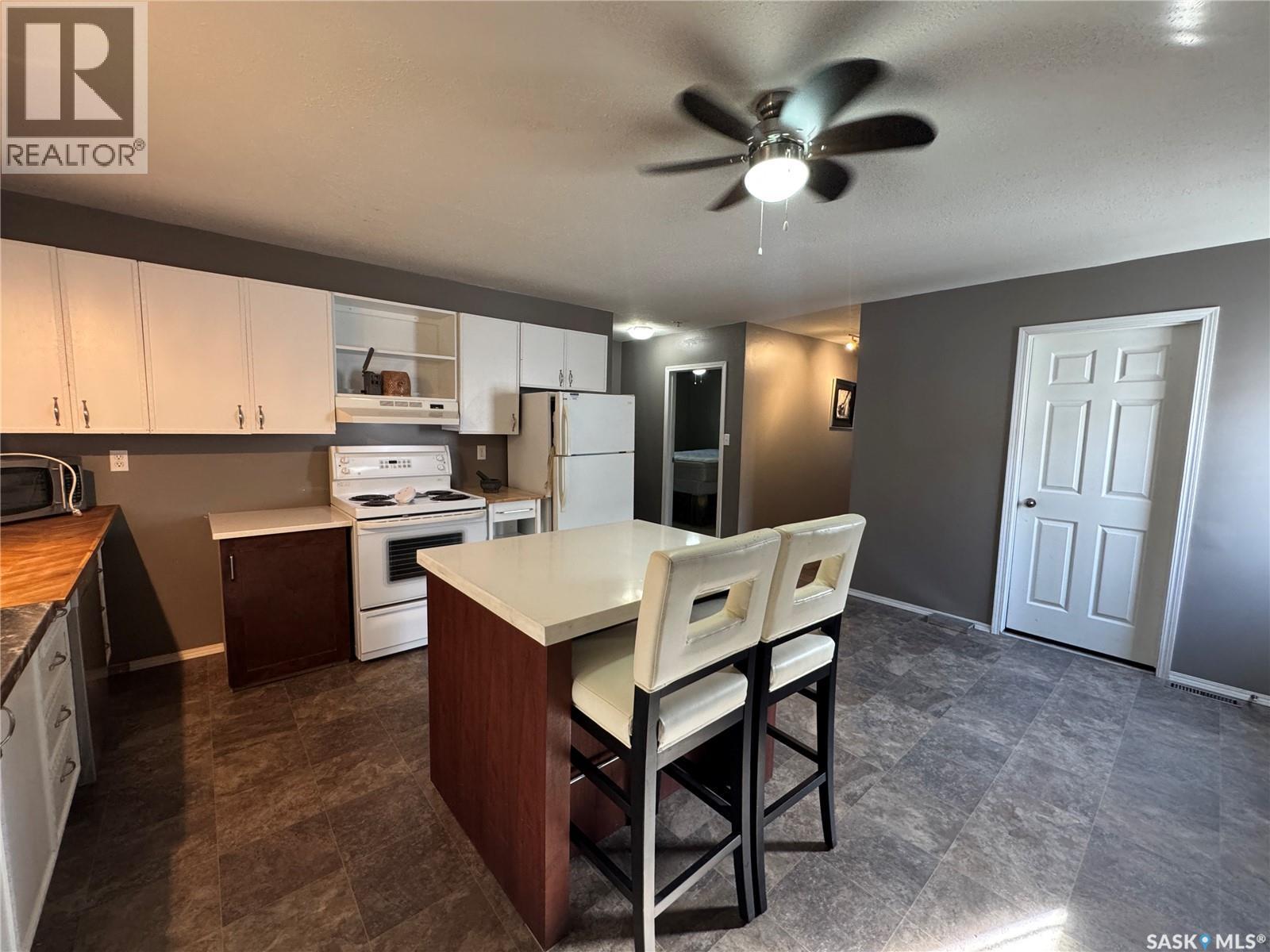 307 6th Avenue E, Biggar, Saskatchewan  S0K 0M0 - Photo 4 - SK047435