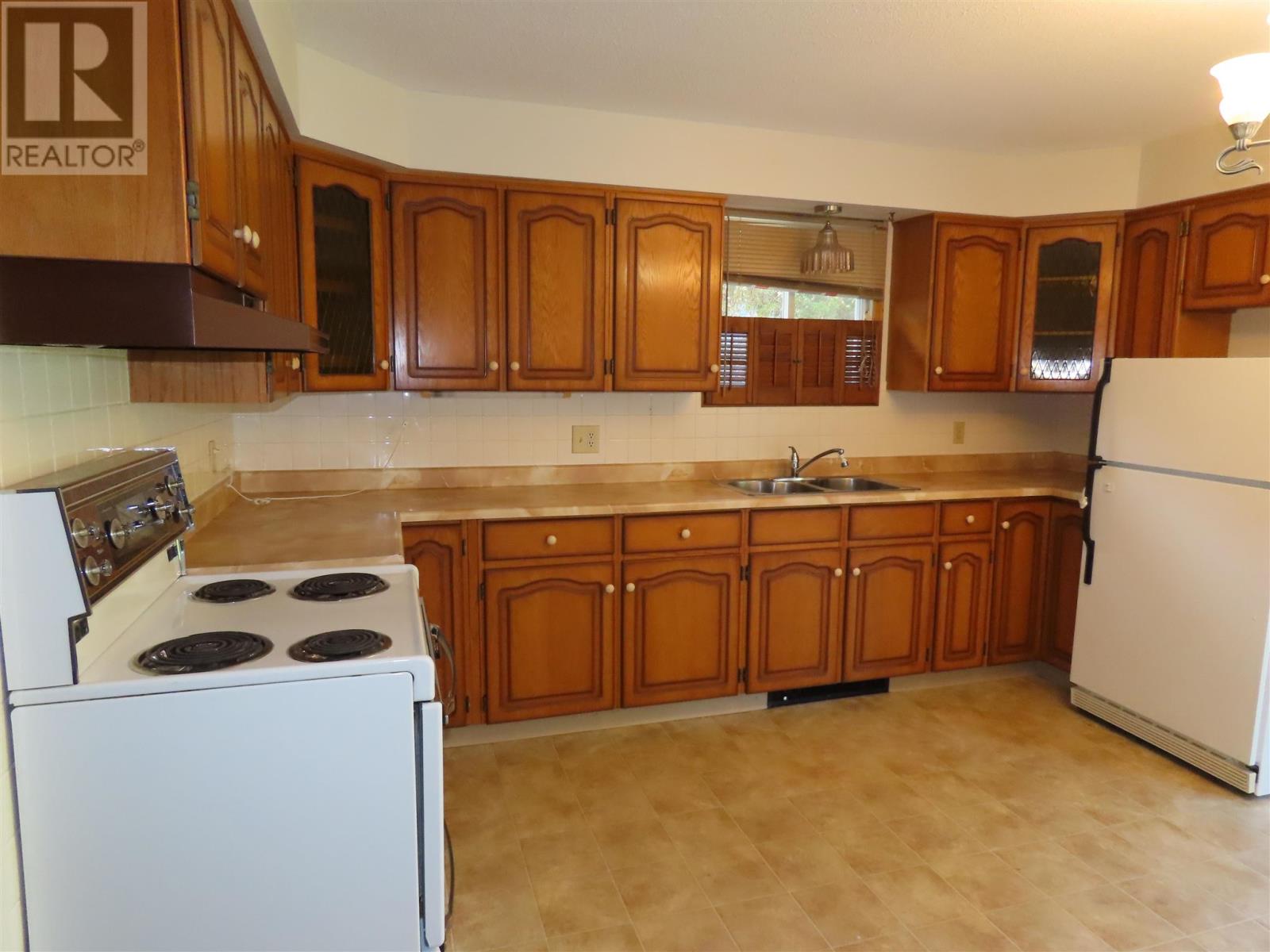32 Breton Rd, Sault Ste Marie, Ontario P6B 5W6 - Photo 2 - SM262291