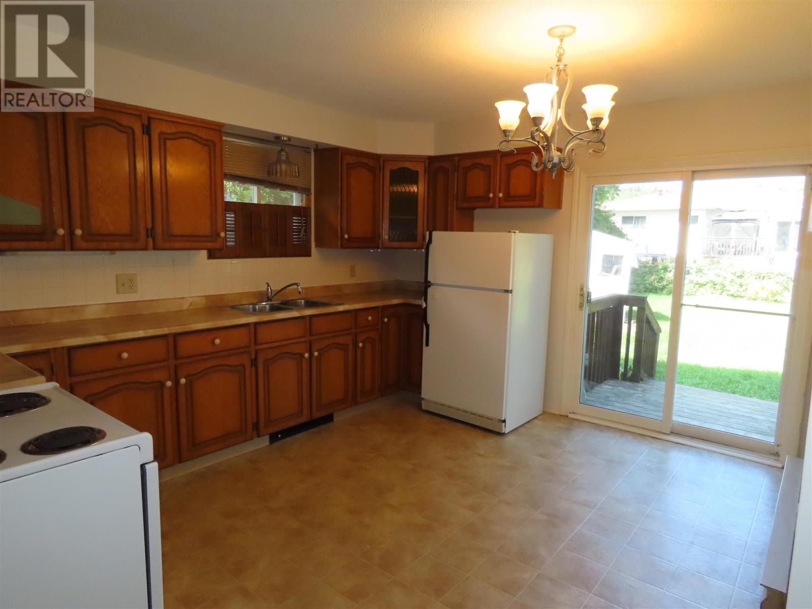 32 Breton Rd, Sault Ste Marie, Ontario P6B 5W6 - Photo 3 - SM262291
