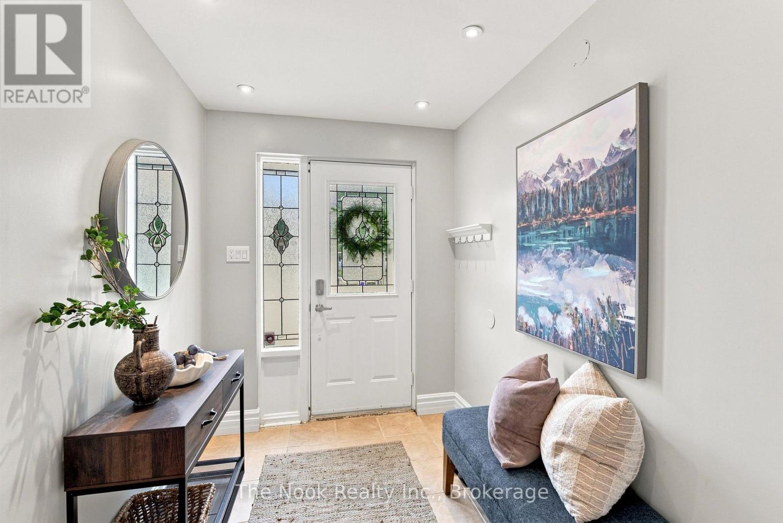 27 The Bridle Path, Clarington, Ontario  L1C 3W1 - Photo 4 - E13742684