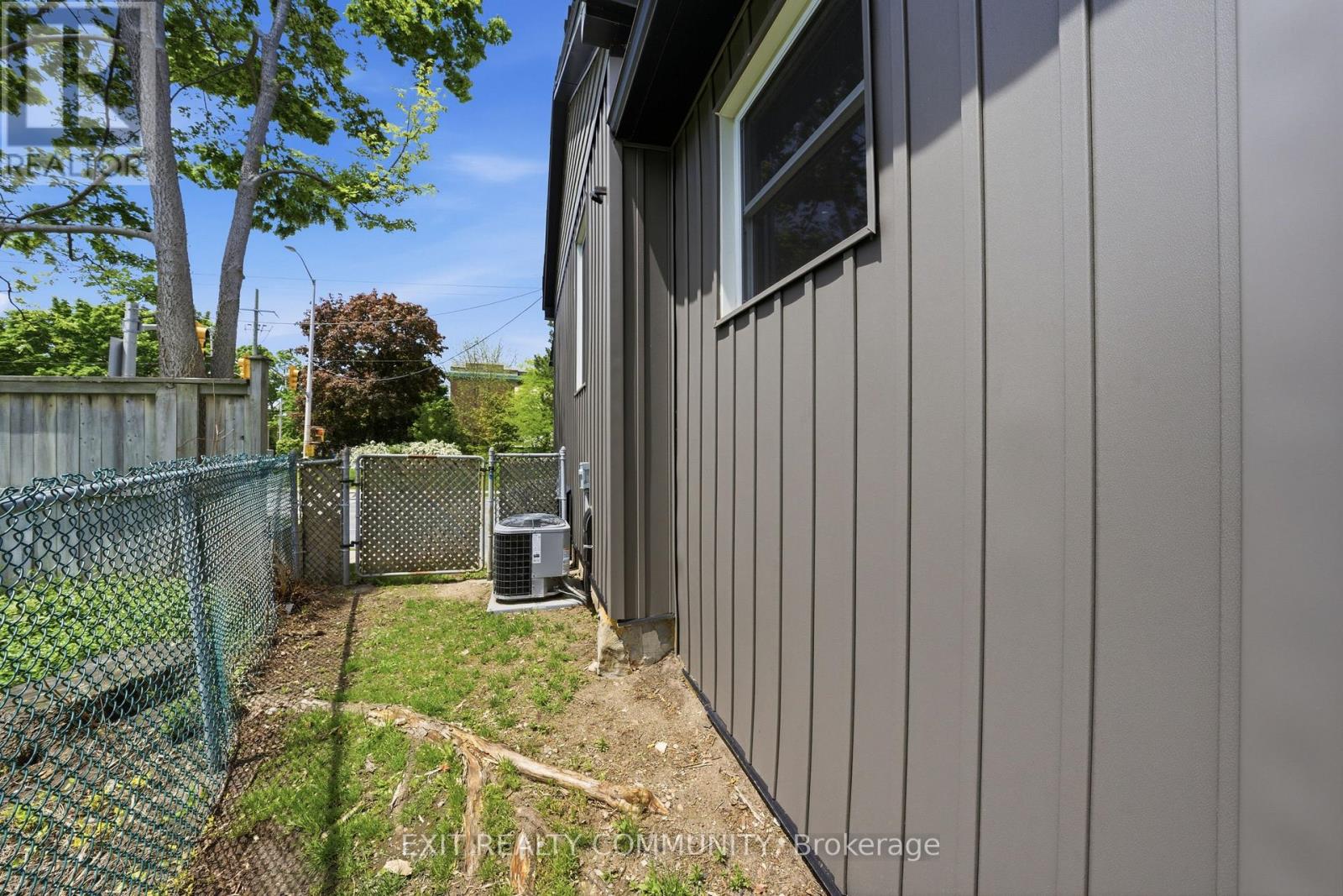 20 Wharncliffe Road S, London South, Ontario  N6J 2J4 - Photo 5 - X13742782