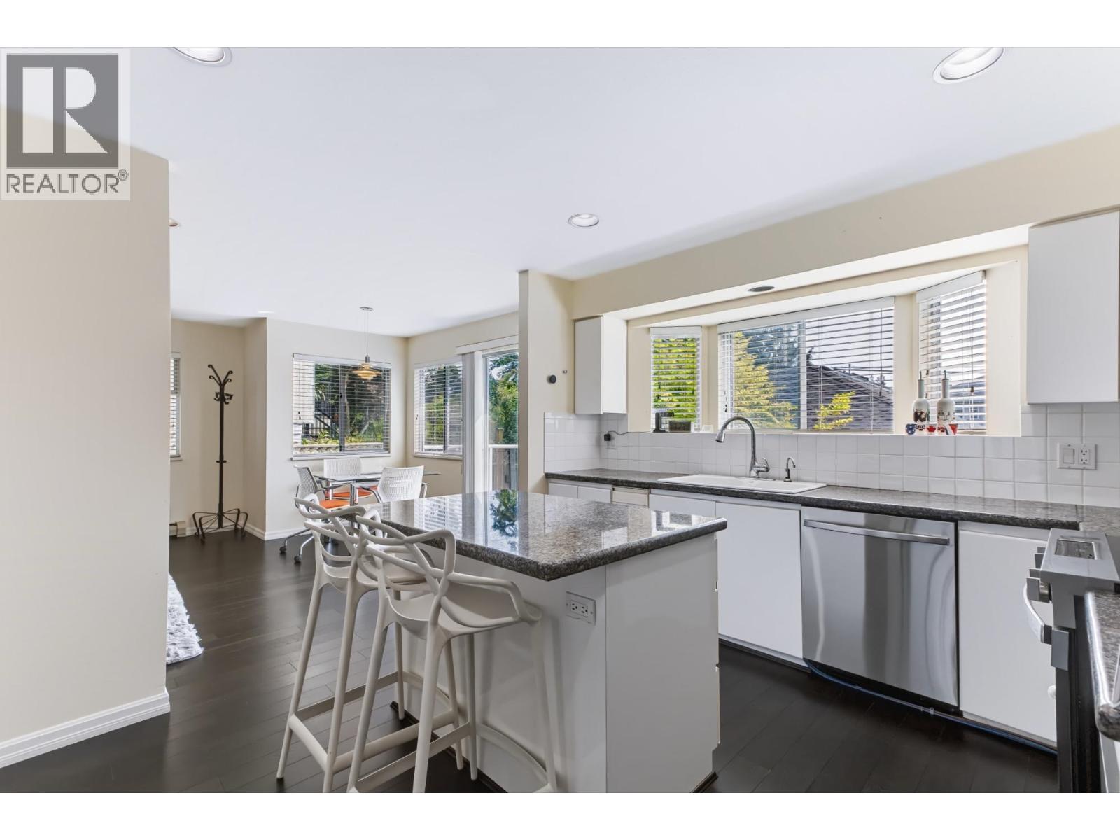 1728 W 60th Avenue, Vancouver, British Columbia  V6P 2A6 - Photo 10 - R3160903
