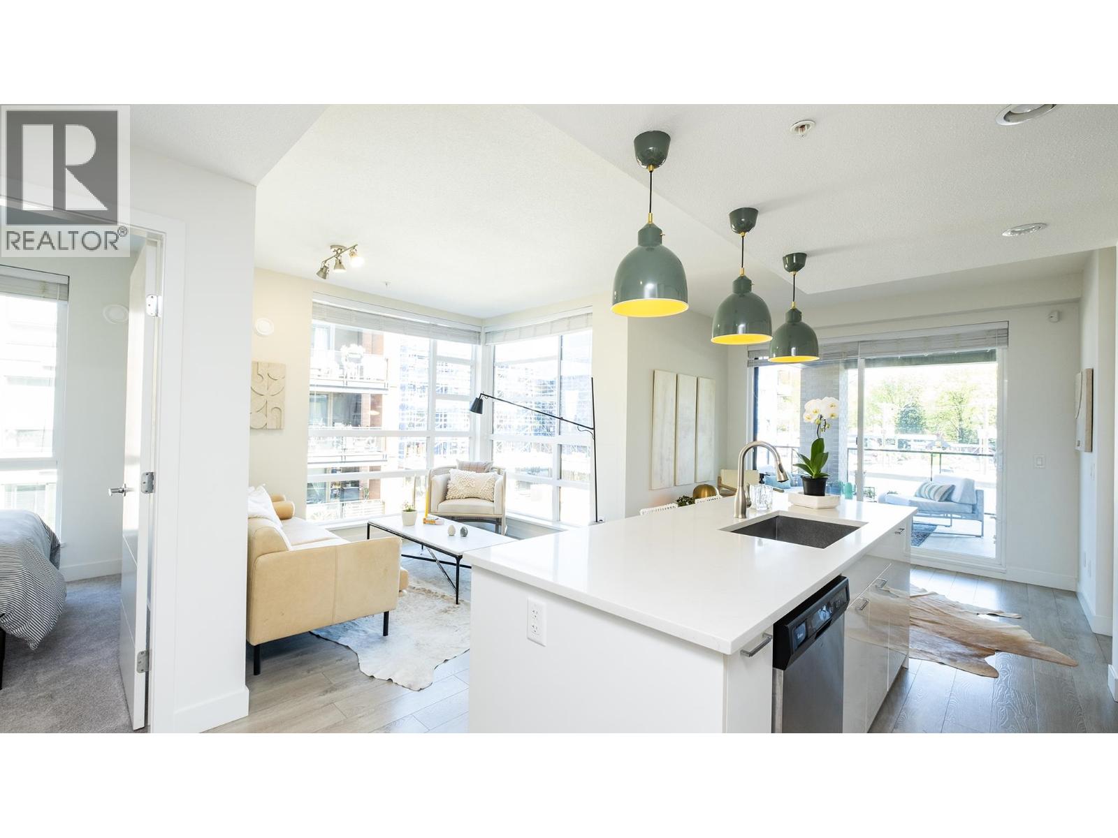 409 719 W 3rd Street, North Vancouver, British Columbia  V7M 0E7 - Photo 2 - R3161319