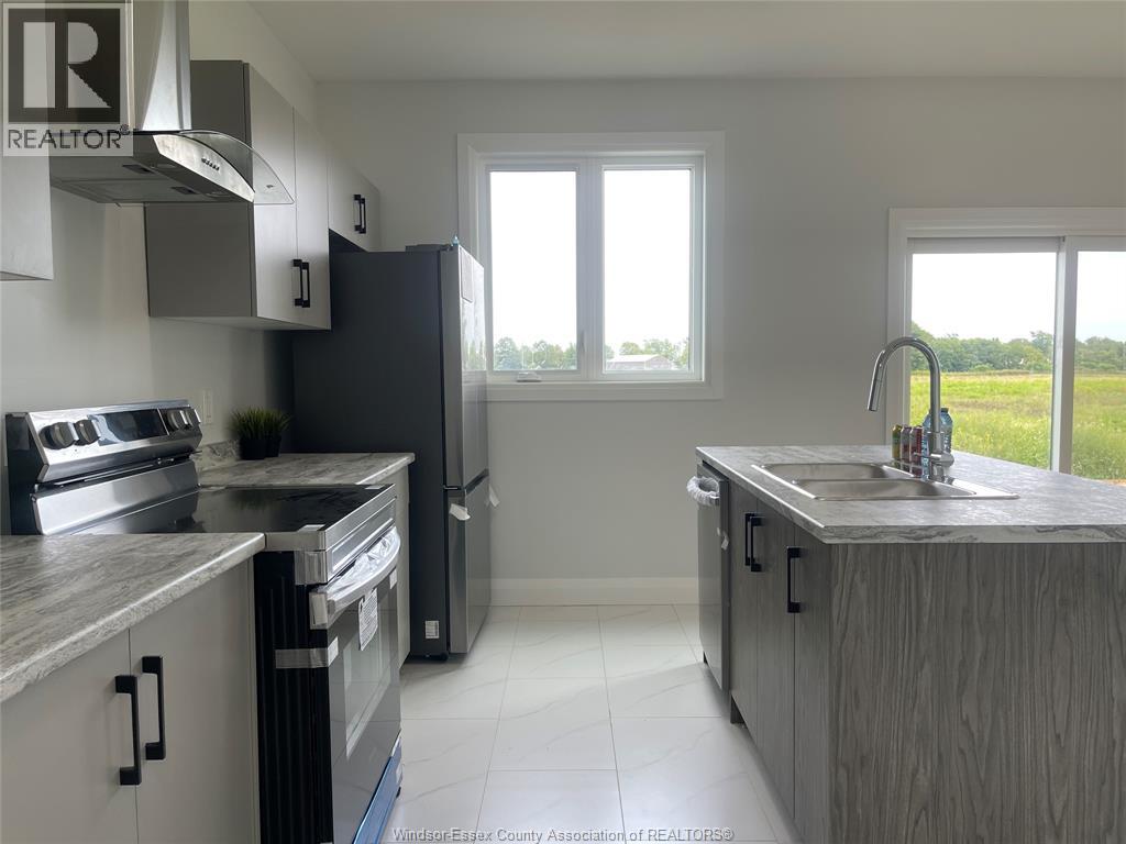 104 Eagle Street, Leamington, Ontario  N8H 0G5 - Photo 4 - 26021618