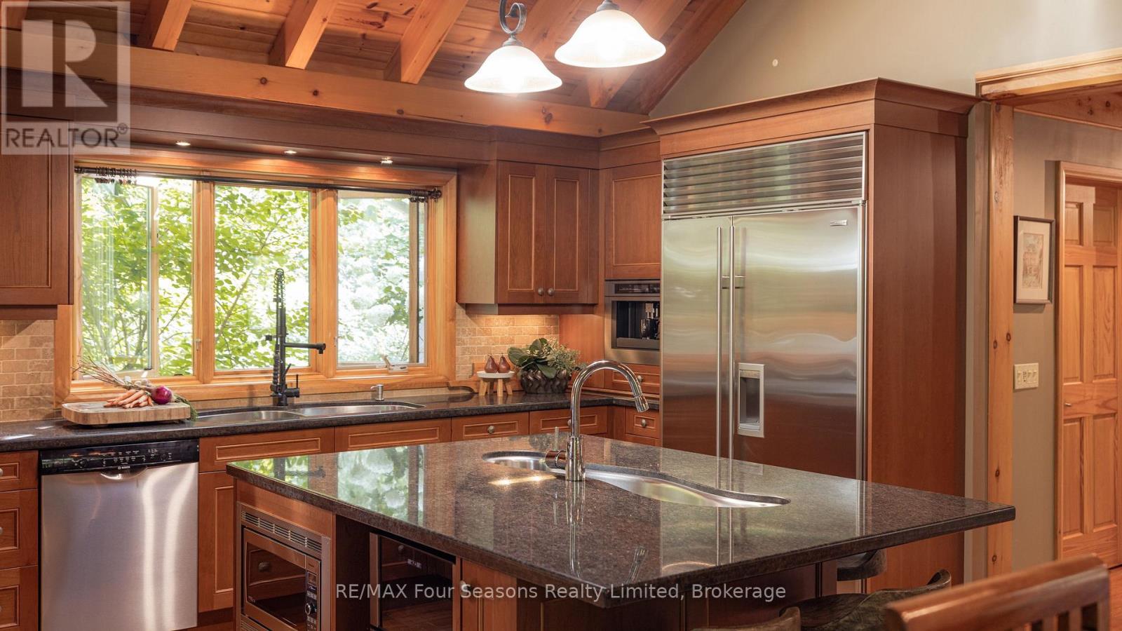 129 Davos Drive, Blue Mountains, Ontario  L9Y 0S9 - Photo 9 - X13742646