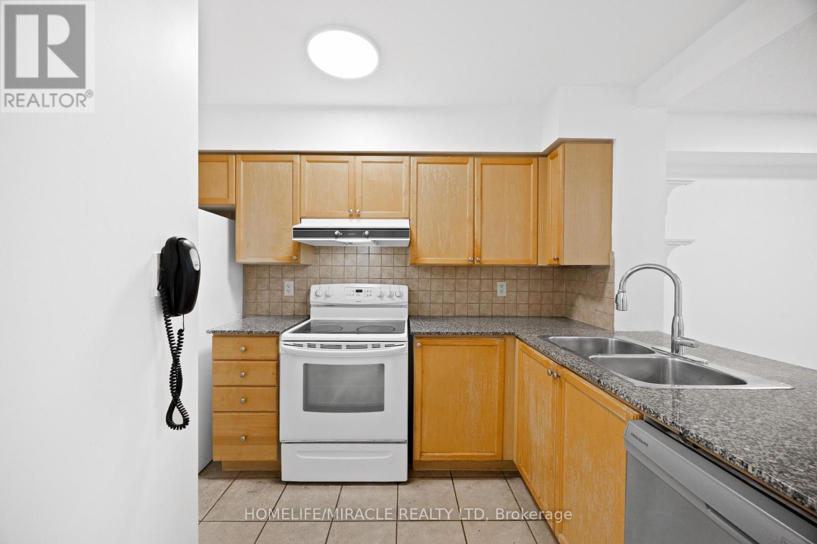 410 - 83 Borough Drive, Toronto, Ontario  M1P 5E4 - Photo 4 - E13742708