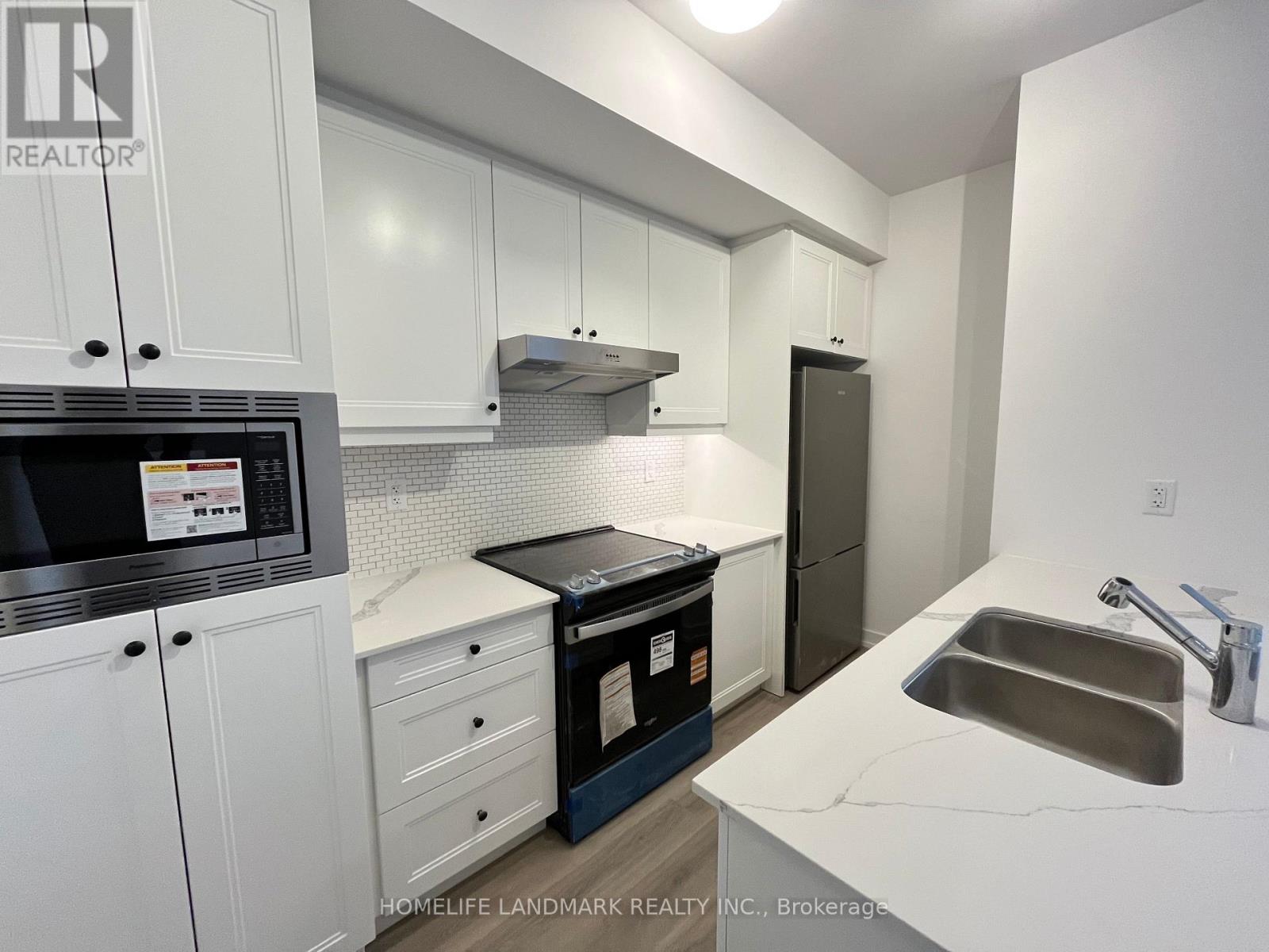 118 - 51 Jefferson Side Road, Richmond Hill, Ontario  L4E 1M1 - Photo 2 - N13742626