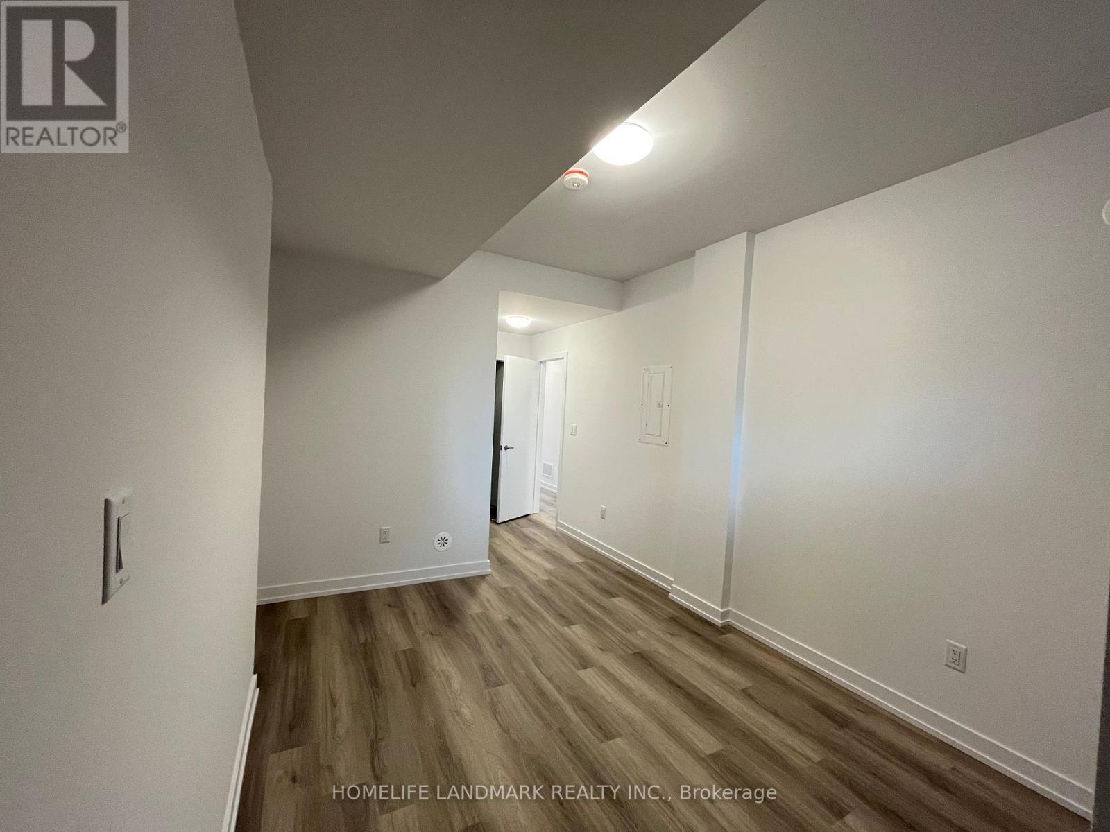 118 - 51 Jefferson Side Road, Richmond Hill, Ontario  L4E 1M1 - Photo 3 - N13742626