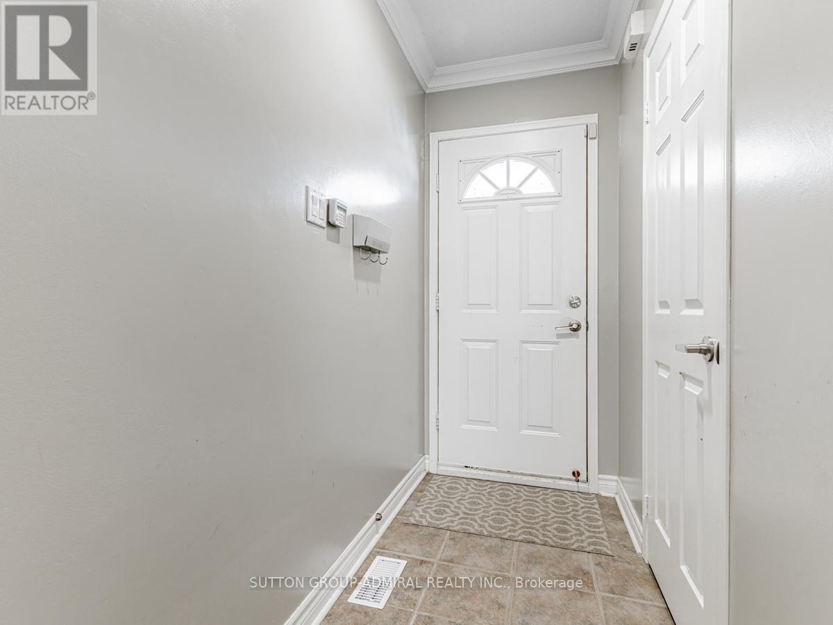 224 Kelso Crescent, Vaughan, Ontario  L6A 2E1 - Photo 3 - N13742636