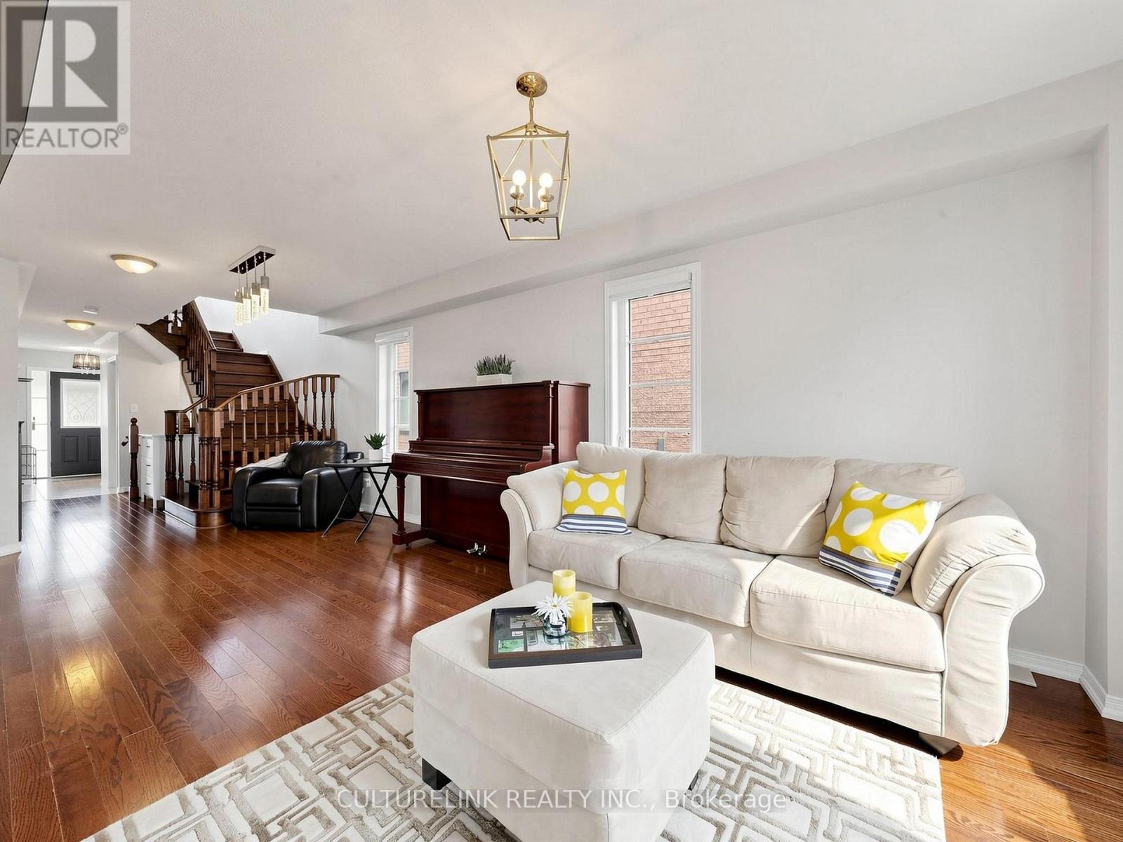 114 Duffin Drive, Whitchurch-Stouffville, Ontario L4A 0X3 - Photo 4 - N13742800