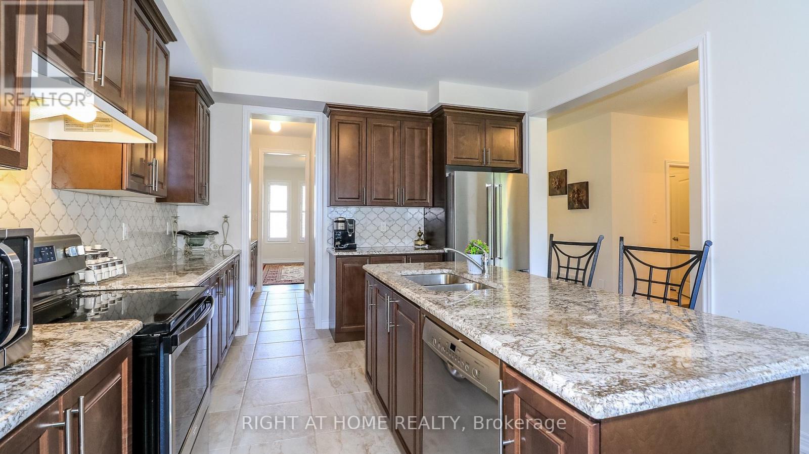 1474 Simpkin Court, Innisfil, Ontario  L0L 1W0 - Photo 4 - N13742826