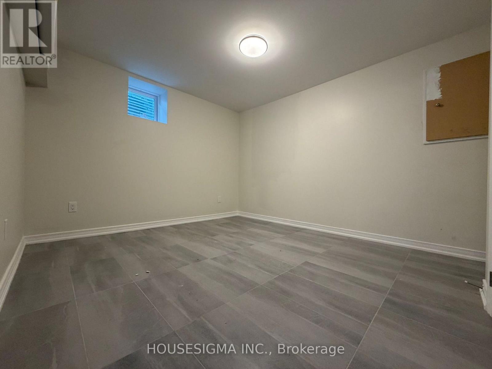 Lower Level Unit - 28 West Street N, Orillia, Ontario  L3V 5B8 - Photo 10 - S13742730