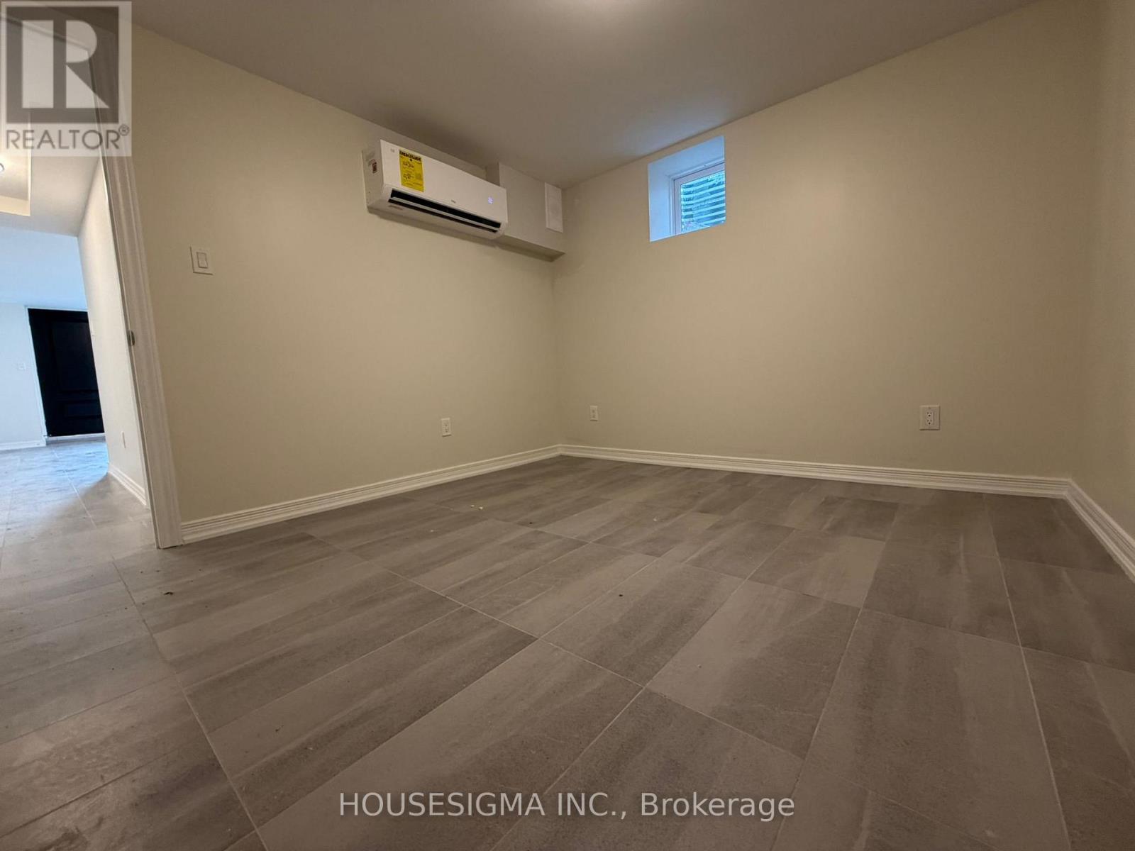 Lower Level Unit - 28 West Street N, Orillia, Ontario  L3V 5B8 - Photo 11 - S13742730