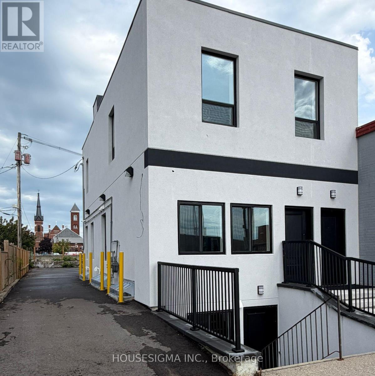 Lower Level Unit - 28 West Street N, Orillia, Ontario  L3V 5B8 - Photo 3 - S13742730