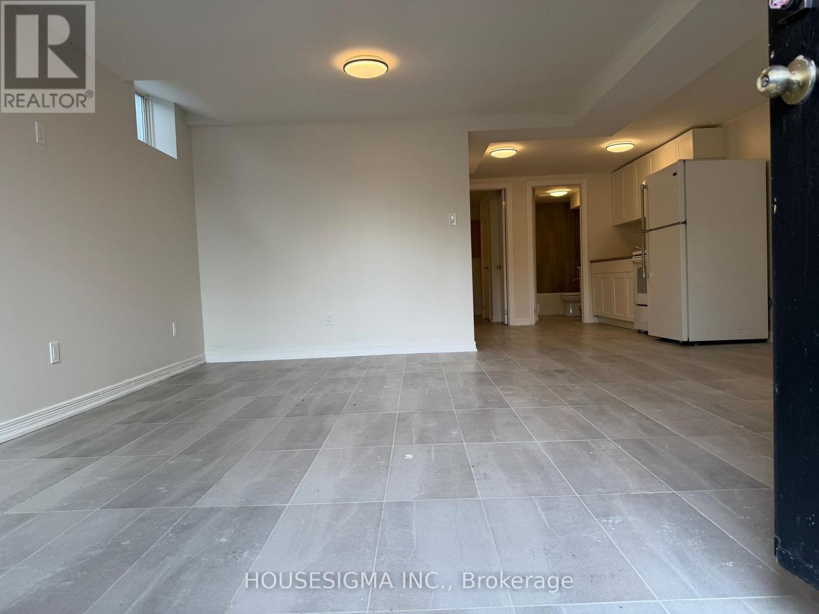 Lower Level Unit - 28 West Street N, Orillia, Ontario  L3V 5B8 - Photo 4 - S13742730