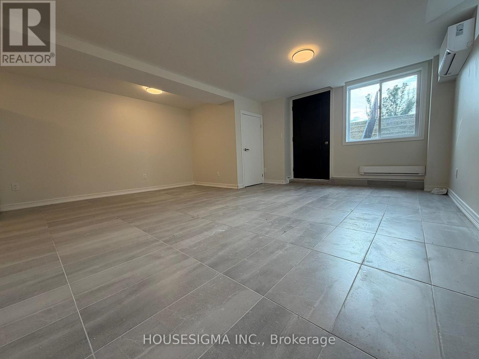 Lower Level Unit - 28 West Street N, Orillia, Ontario  L3V 5B8 - Photo 5 - S13742730