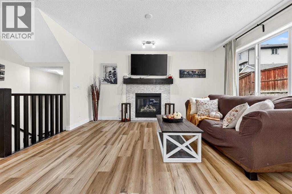 74 Heritage Landing, Cochrane, Alberta  T4C 0E3 - Photo 6 - A2342084