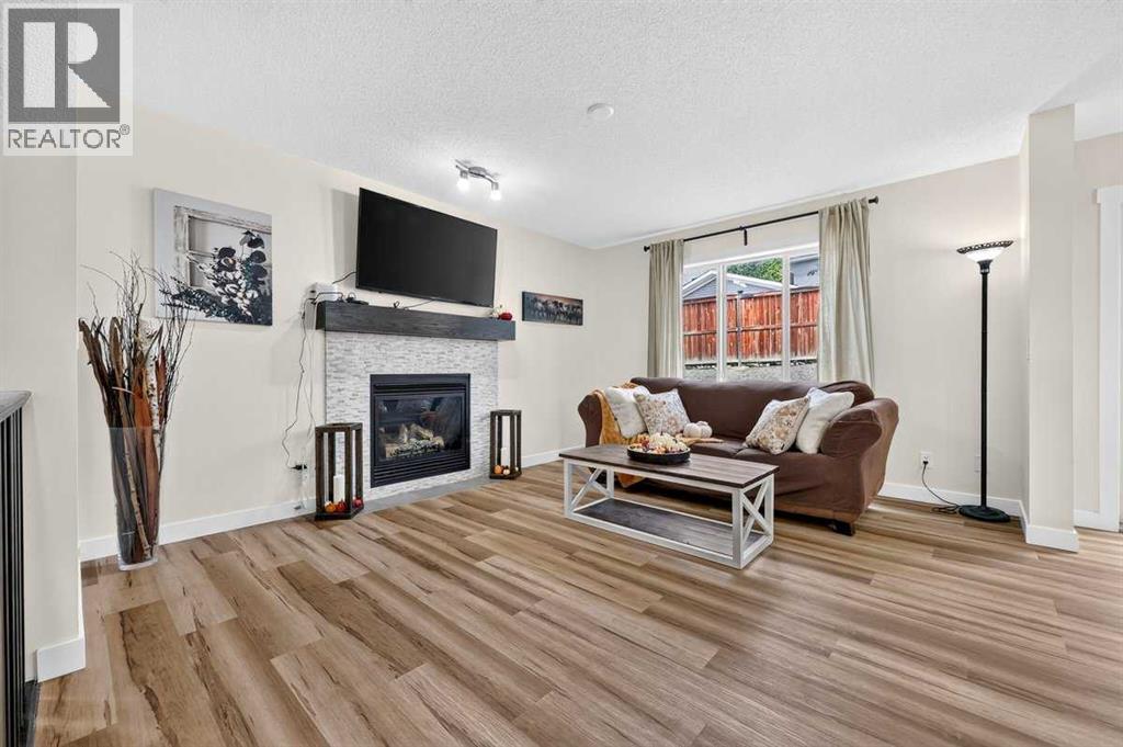 74 Heritage Landing, Cochrane, Alberta  T4C 0E3 - Photo 5 - A2342084