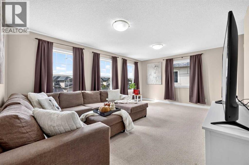 74 Heritage Landing, Cochrane, Alberta  T4C 0E3 - Photo 24 - A2342084