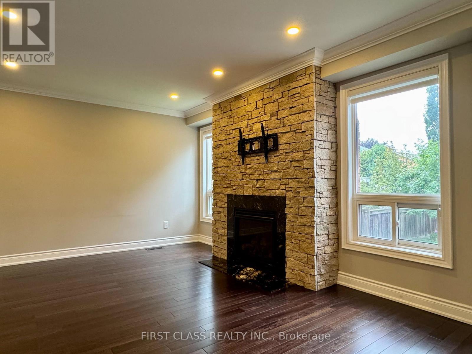 1230 Glenashton Drive, Oakville, Ontario  L6H 5L9 - Photo 10 - W13742614