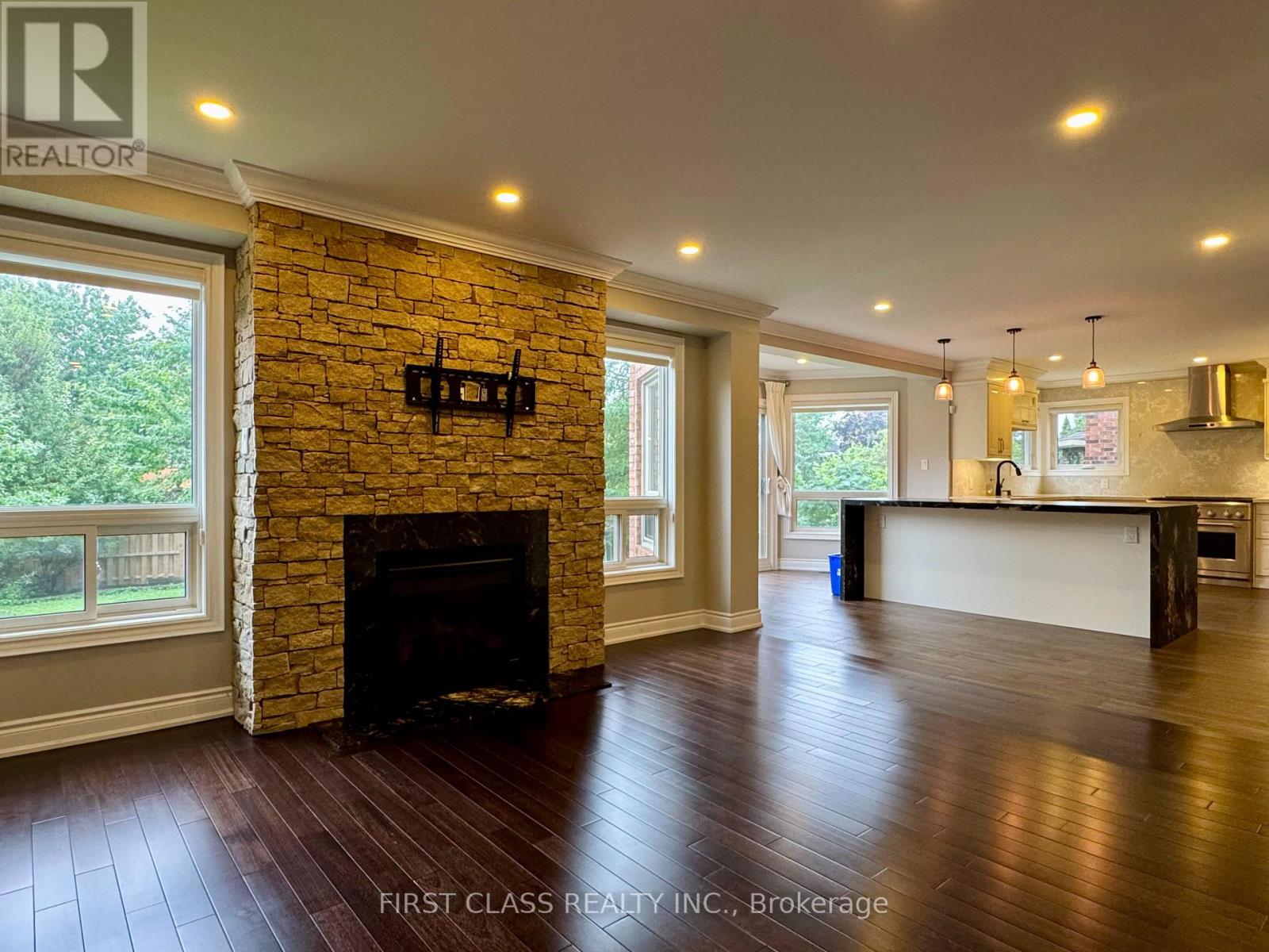 1230 Glenashton Drive, Oakville, Ontario  L6H 5L9 - Photo 11 - W13742614