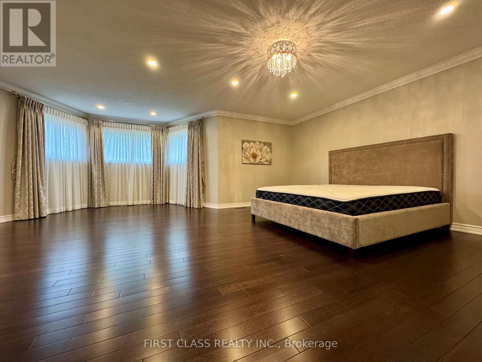 1230 Glenashton Drive, Oakville, Ontario  L6H 5L9 - Photo 18 - W13742614