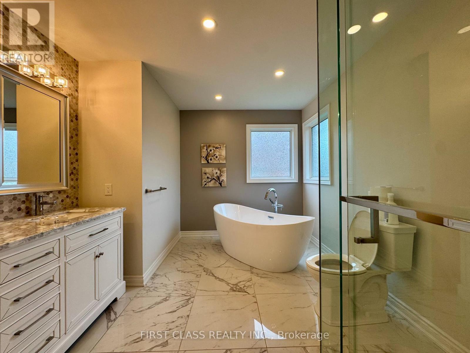 1230 Glenashton Drive, Oakville, Ontario  L6H 5L9 - Photo 20 - W13742614