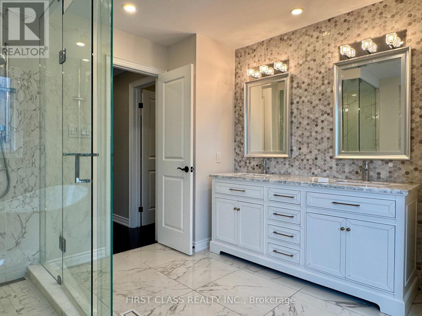 1230 Glenashton Drive, Oakville, Ontario  L6H 5L9 - Photo 21 - W13742614