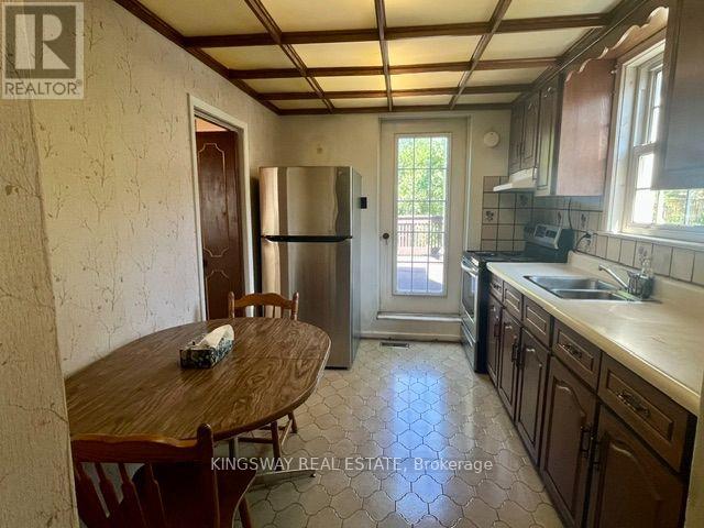 26 Jerome Street, Toronto, Ontario  M6P 1H7 - Photo 7 - W13742640