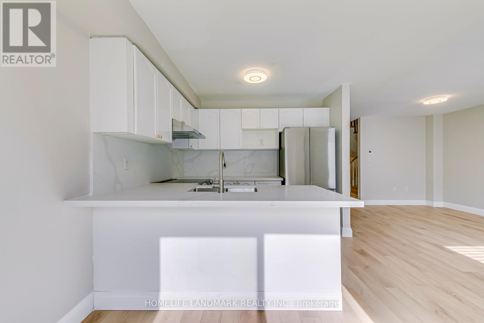 4432 Peter Drive, Burlington, Ontario  L7L 6S7 - Photo 12 - W13742654