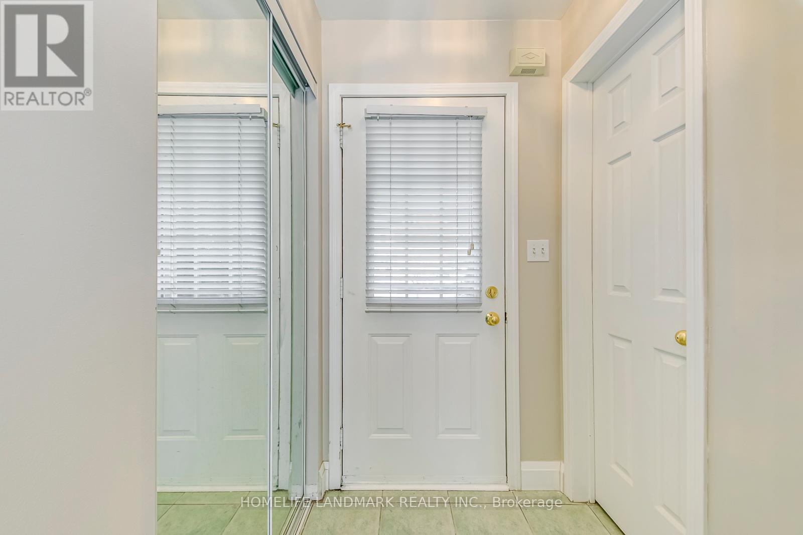 4432 Peter Drive, Burlington, Ontario  L7L 6S7 - Photo 2 - W13742654