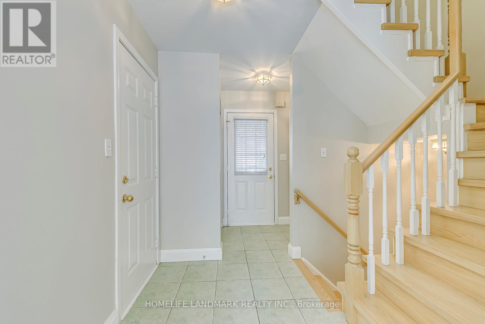 4432 Peter Drive, Burlington, Ontario  L7L 6S7 - Photo 3 - W13742654