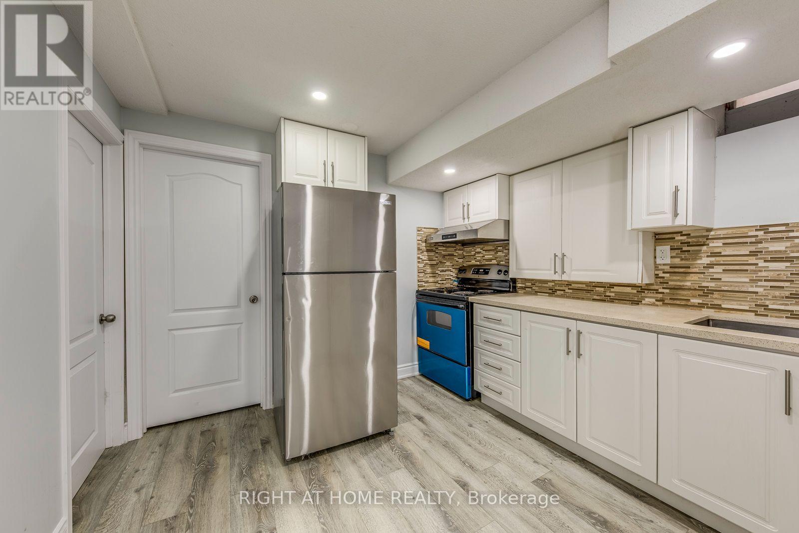 Bsmt - 5349 Lismic Boulevard, Mississauga, Ontario  L5V 1Y5 - Photo 12 - W13742692