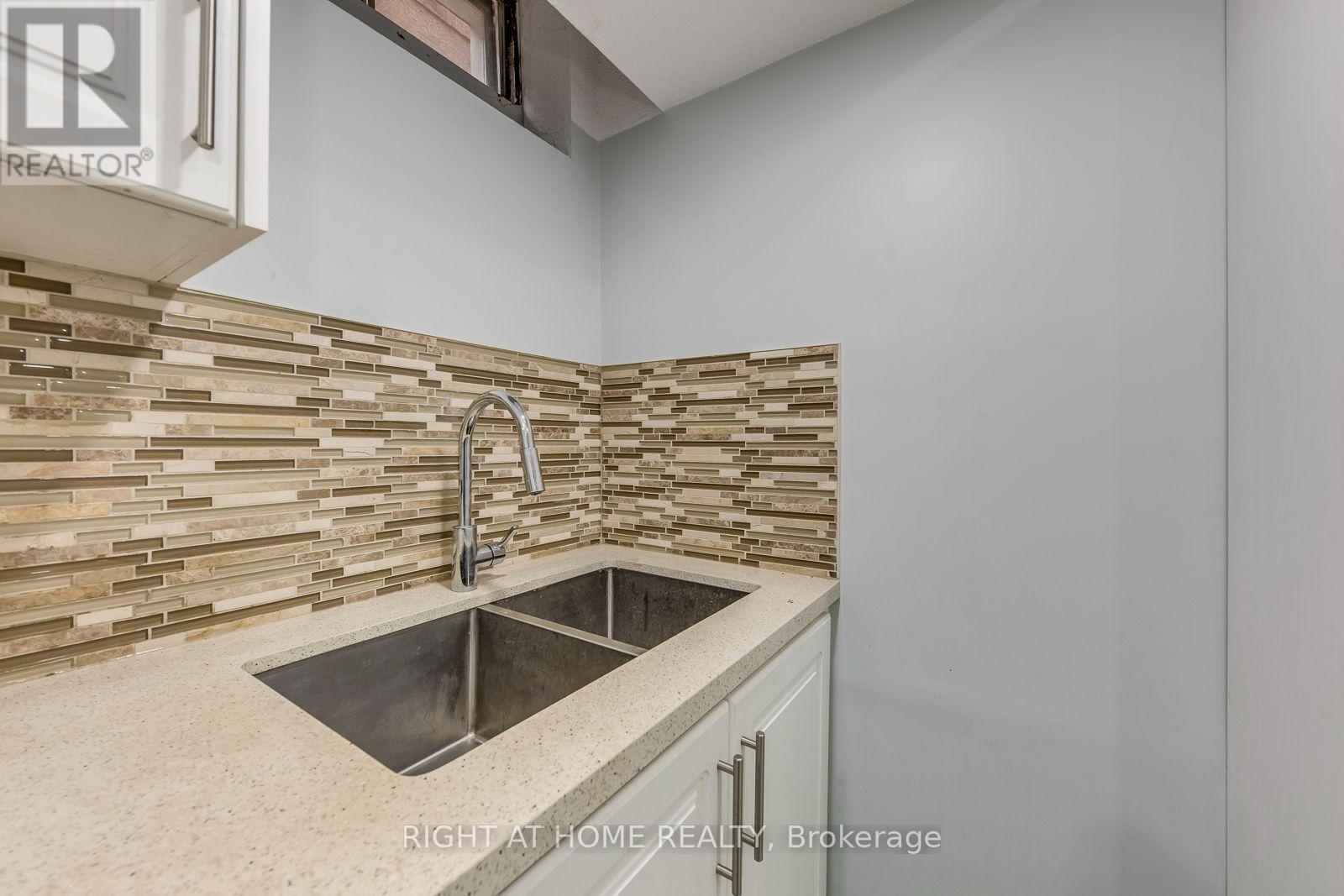Bsmt - 5349 Lismic Boulevard, Mississauga, Ontario  L5V 1Y5 - Photo 16 - W13742692