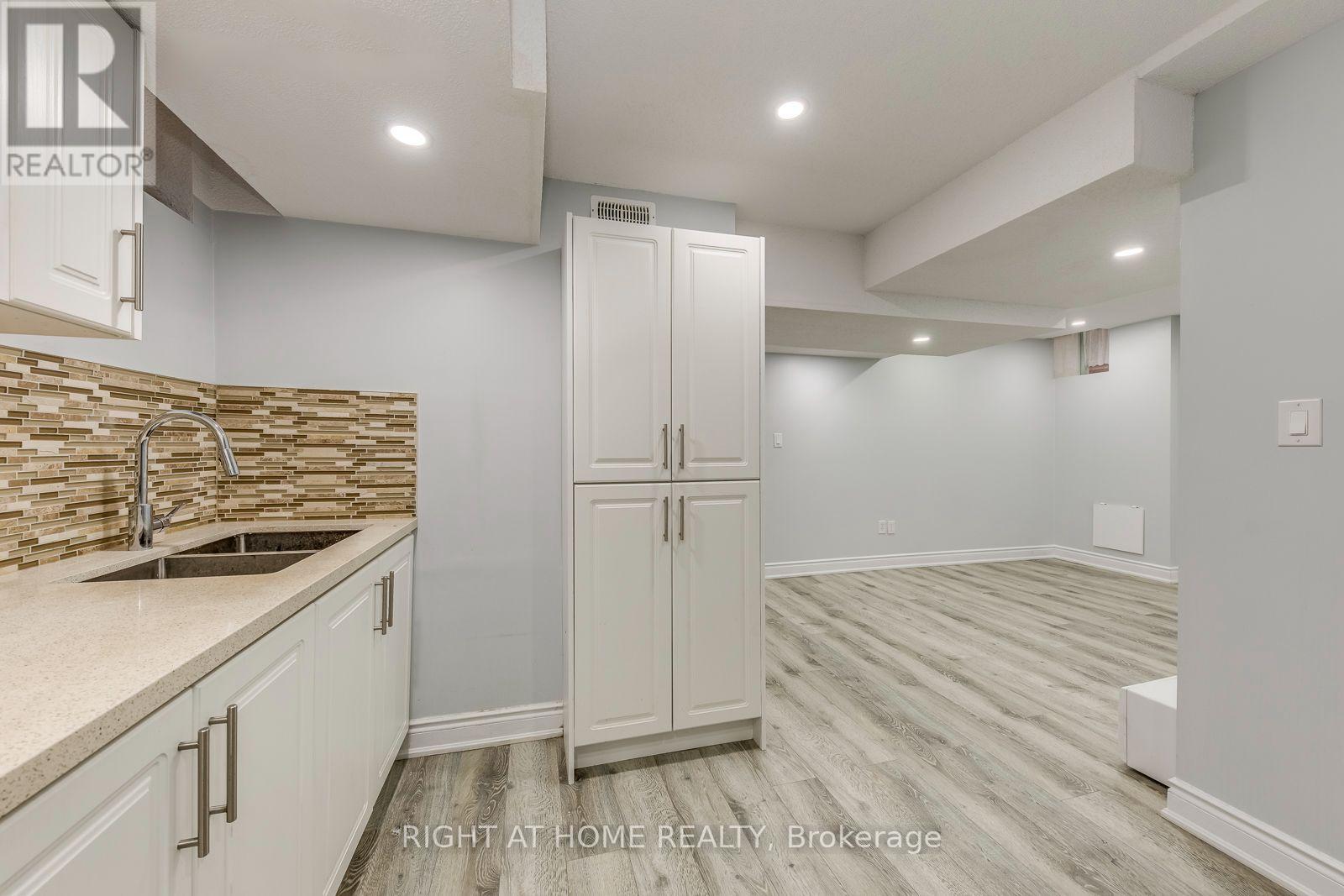 Bsmt - 5349 Lismic Boulevard, Mississauga, Ontario  L5V 1Y5 - Photo 18 - W13742692