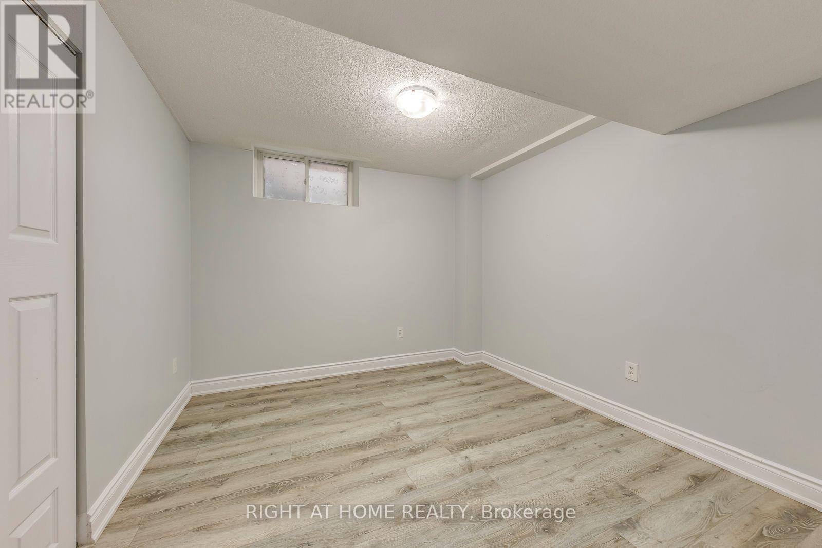 Bsmt - 5349 Lismic Boulevard, Mississauga, Ontario  L5V 1Y5 - Photo 21 - W13742692