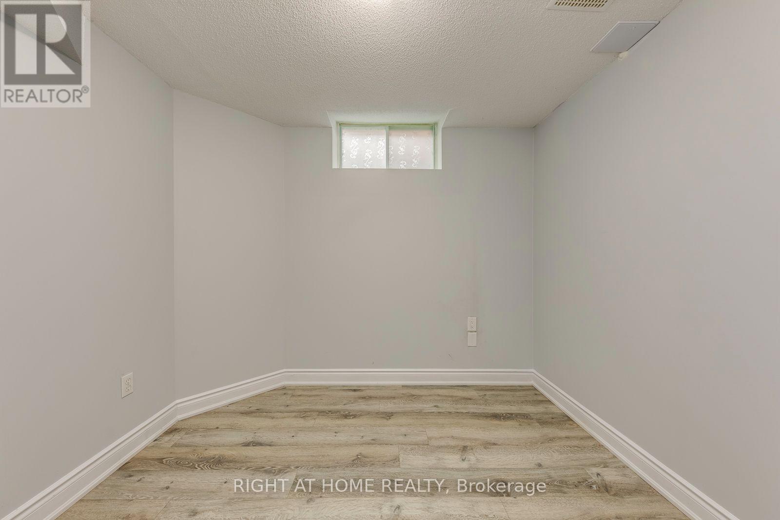 Bsmt - 5349 Lismic Boulevard, Mississauga, Ontario  L5V 1Y5 - Photo 25 - W13742692