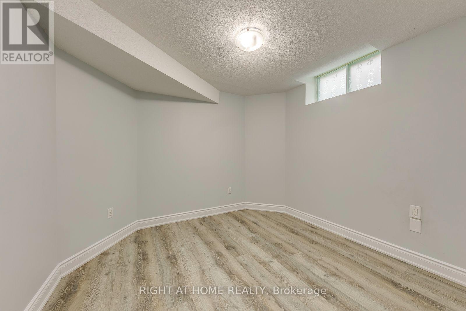 Bsmt - 5349 Lismic Boulevard, Mississauga, Ontario  L5V 1Y5 - Photo 27 - W13742692