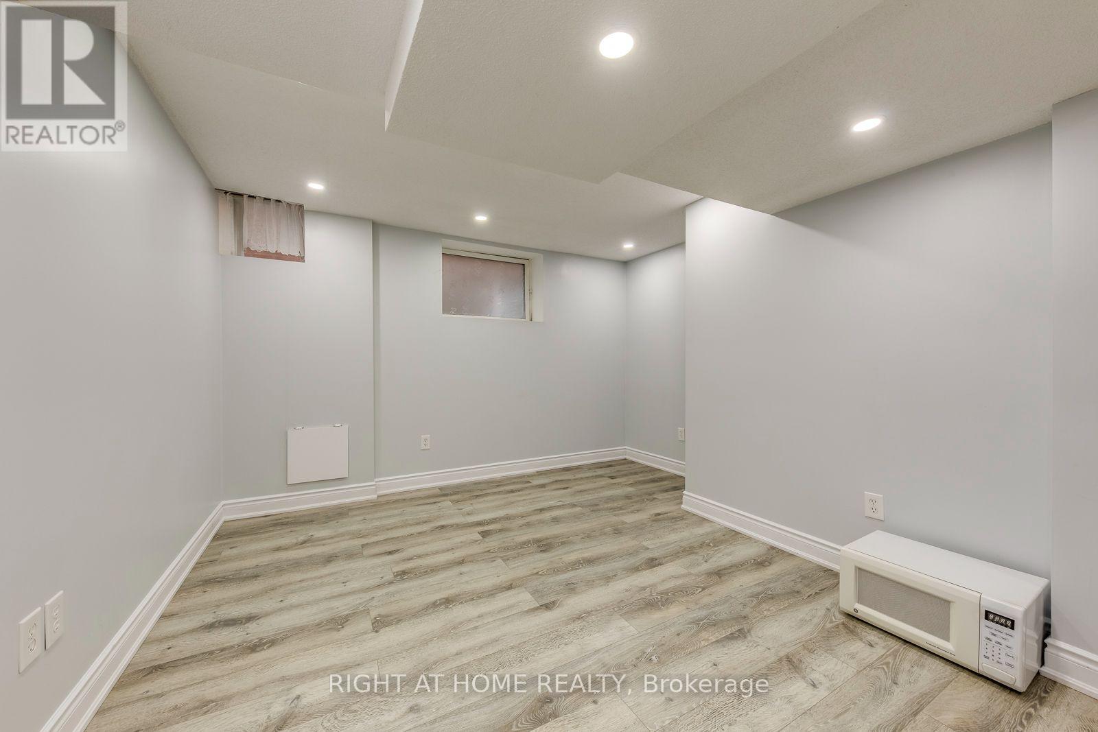 Bsmt - 5349 Lismic Boulevard, Mississauga, Ontario  L5V 1Y5 - Photo 8 - W13742692
