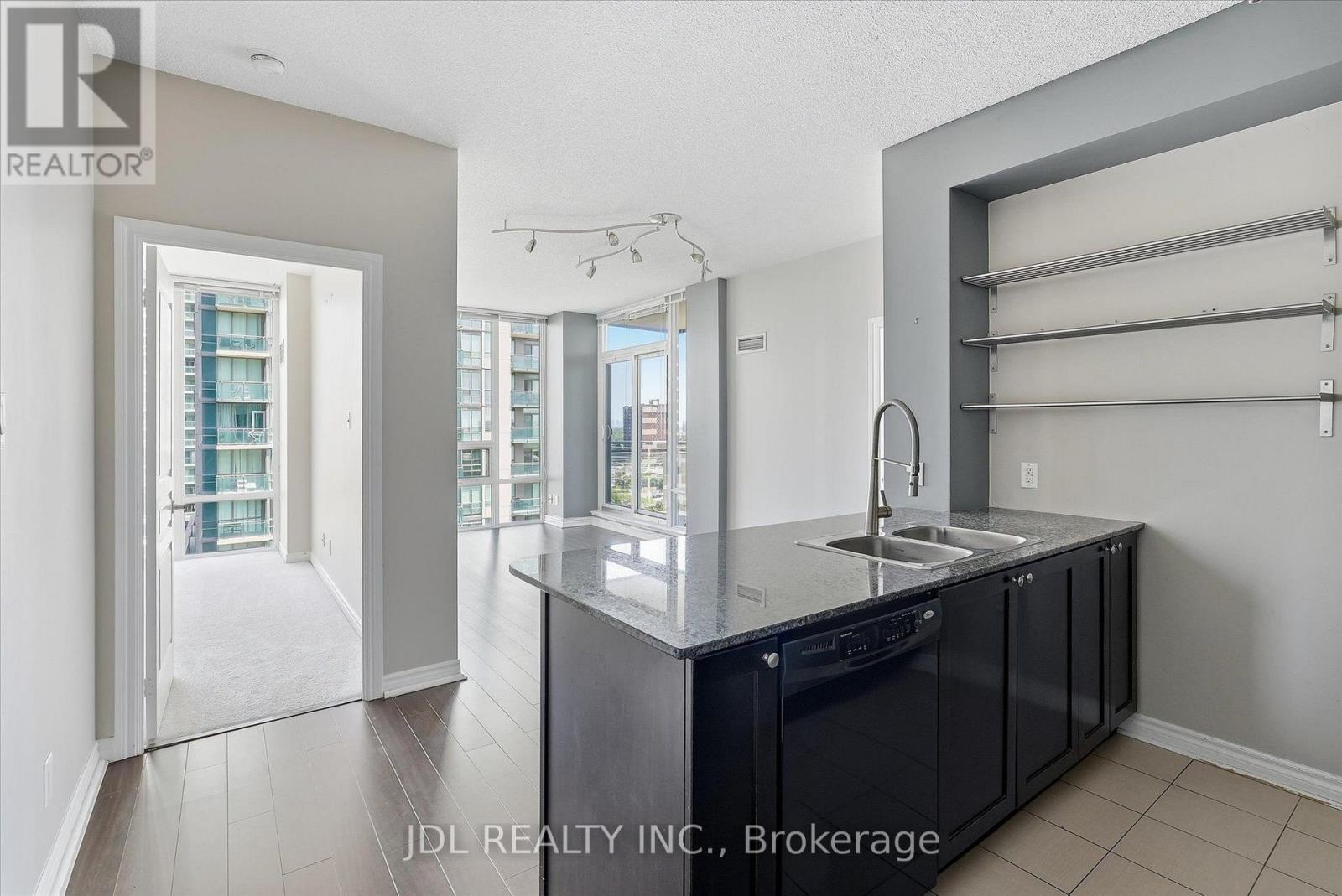811 - 3525 Kariya Drive, Mississauga, Ontario  L5B 0C2 - Photo 4 - W13742726