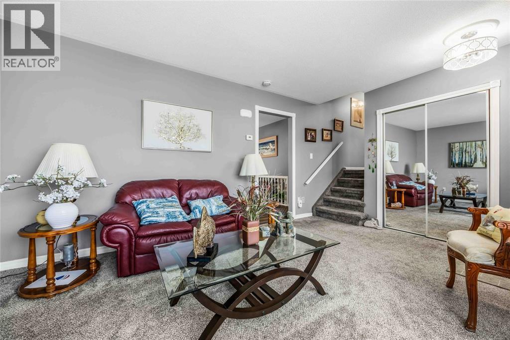 819 Wellington Street, Sarnia, Ontario  N7T 1J4 - Photo 7 - 26021390